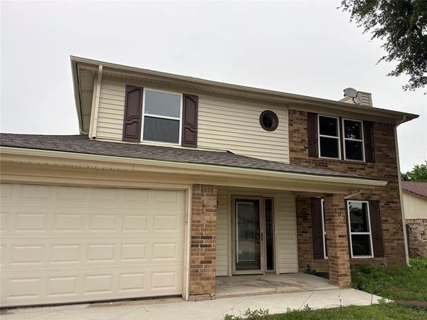 107 Iberis Court , Arlington, TX 76018