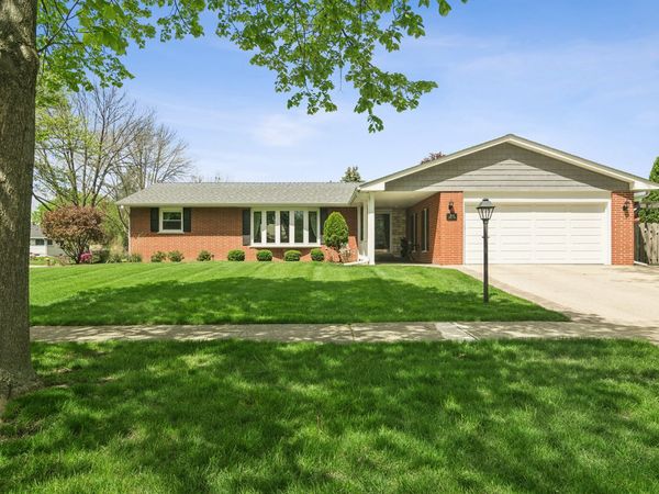 1600 E Linden Lane , Mount Prospect, IL 60056