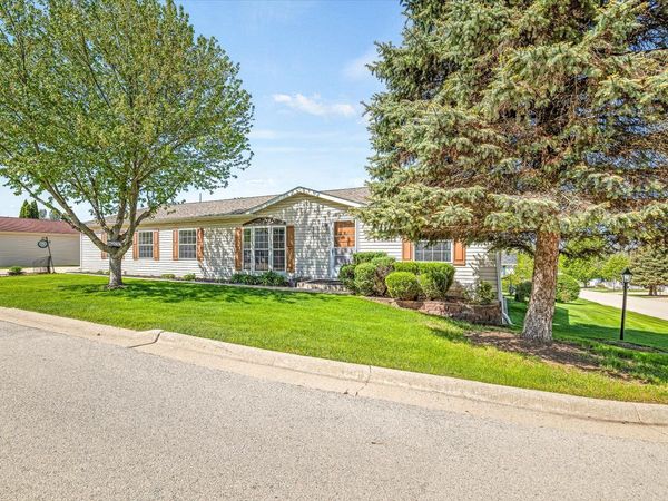 8438 HICKORY TREE Drive, Machesney Park, IL 61115