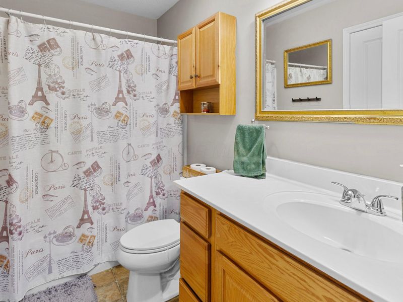 159 Chestnut Commons Drive , Commercial Point, OH 43116 Photo 6