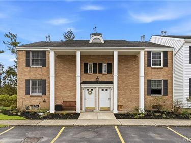 270 Buffalo Road , Unit 52, East Aurora, NY 14052