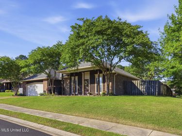 100 Summerdale Place, Brandon, MS 39047