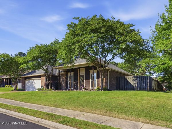 100 Summerdale Place, Brandon, MS 39047