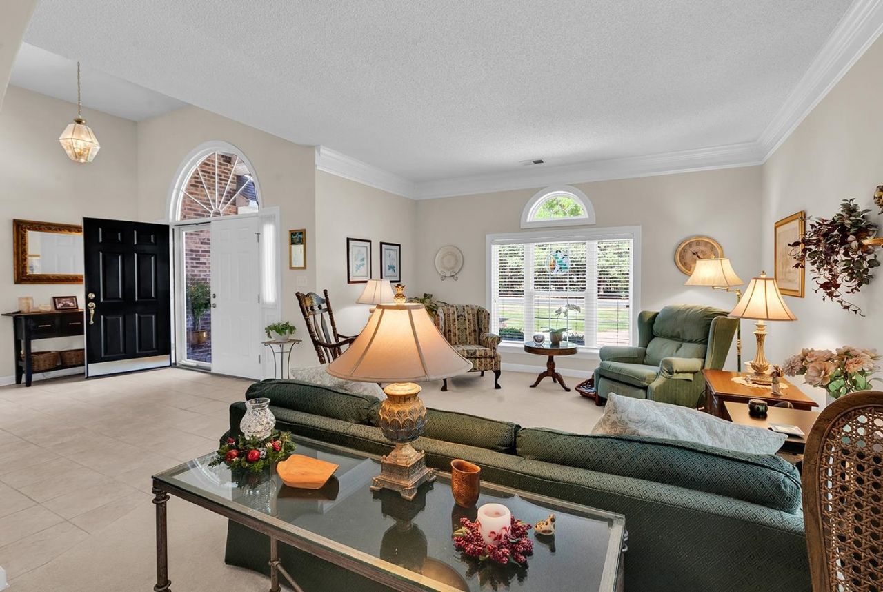 233 Deacon Dr. Photo 16