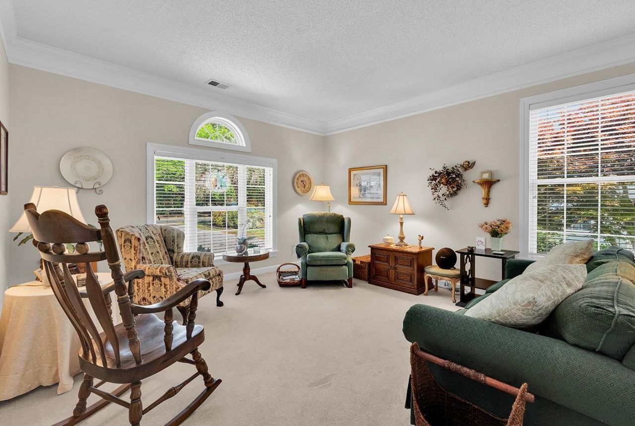 233 Deacon Dr. Photo 18