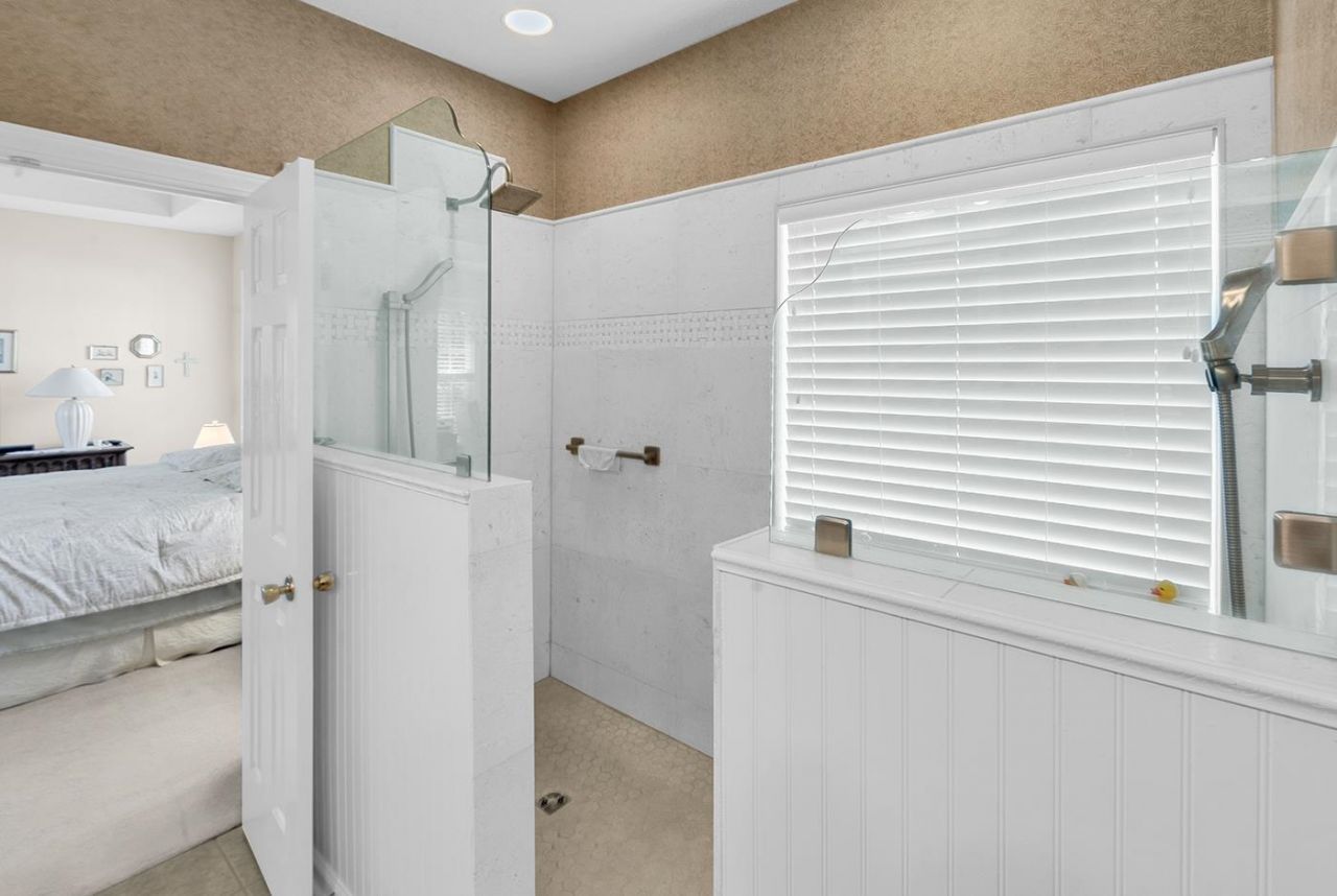 233 Deacon Dr. Photo 35
