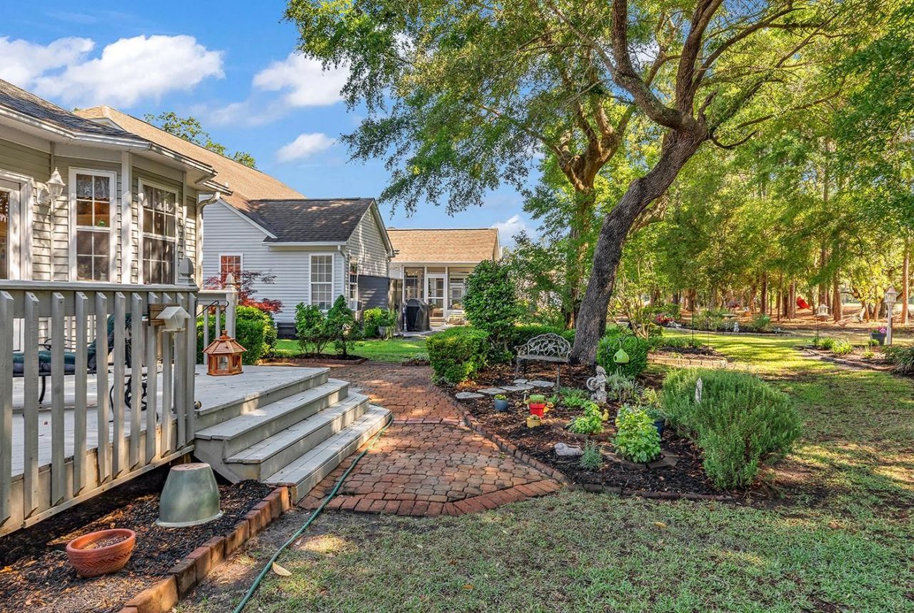 233 Deacon Dr. Photo 42