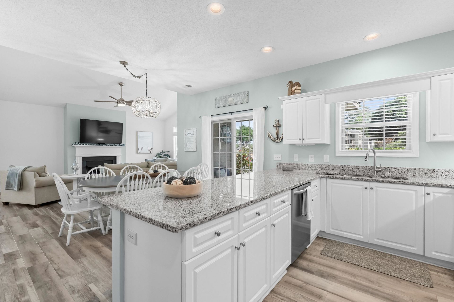 1545 Spinnaker Dr.  Photo 19