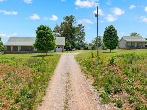 235 Breezy Knoll Ln, Morrison, TN 37357
