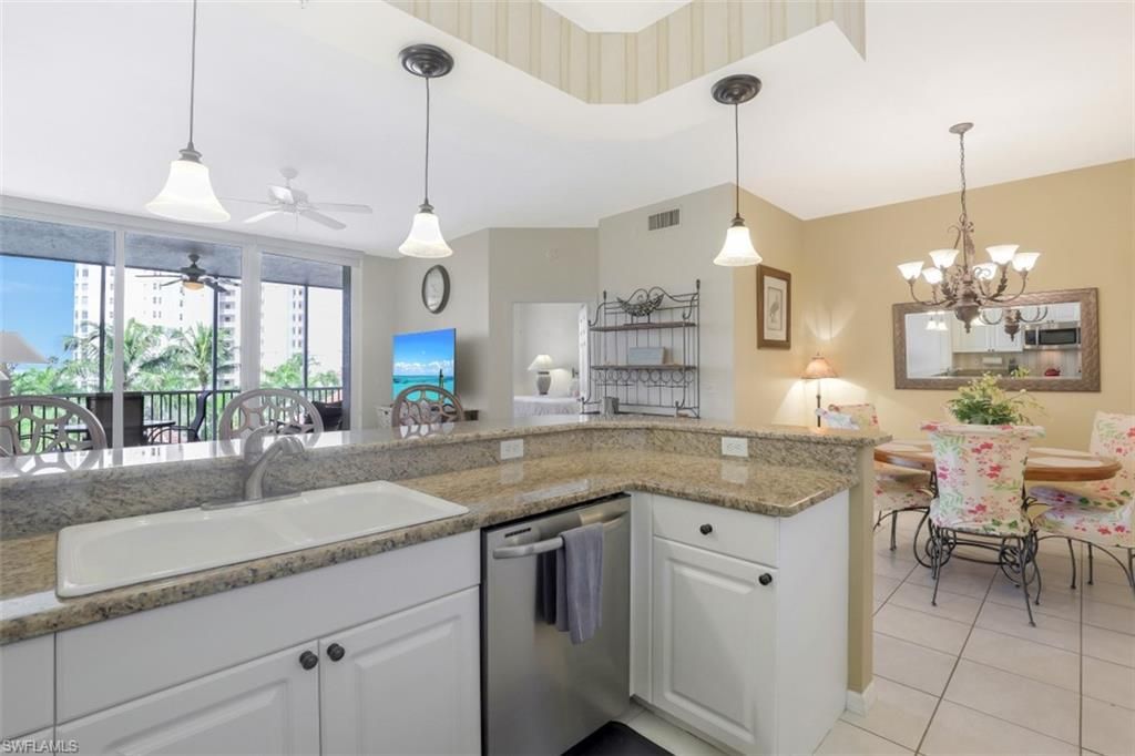 460 Launch Cir , Unit 403, Naples, FL 34108 Photo