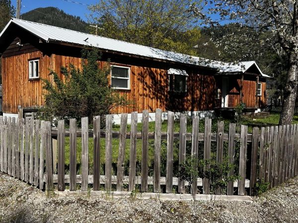 204 Mine AVE , Wallace, ID 83873