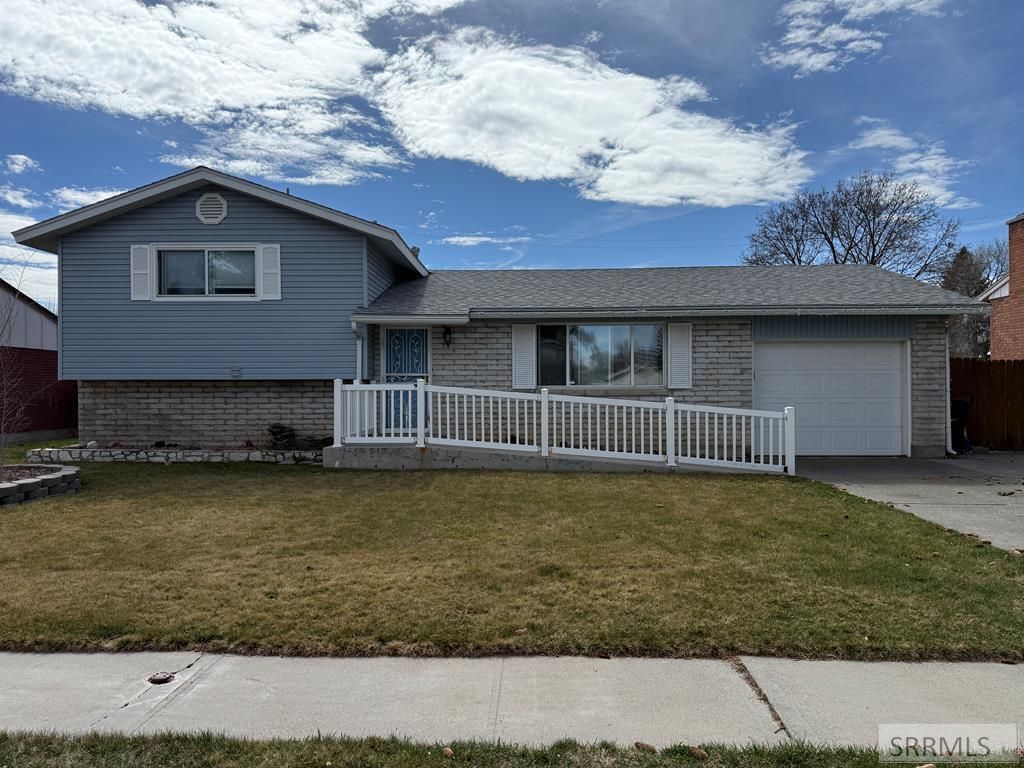 2521 Mars Street, Idaho Falls, ID 83402 Main Photo
