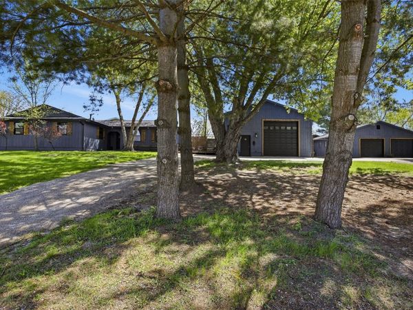 6401 Hickory Boulevard SE, Cedar Rapids, IA 52403