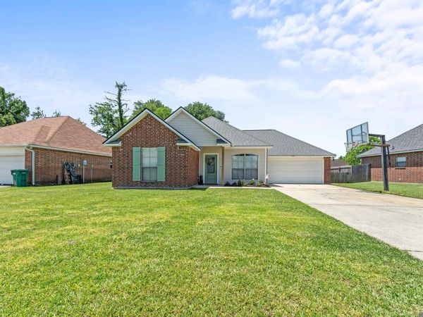 23665 Whitehall Ave, Denham Springs, LA 70726