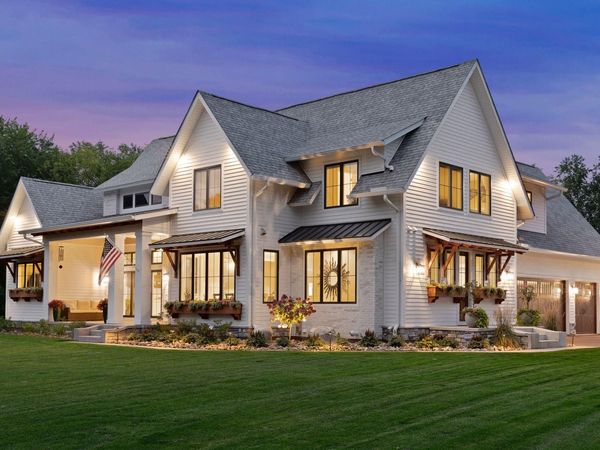 4900 Lakeview Drive, Edina, MN 55424