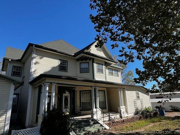 311 E A Street , Atoka, OK 74525