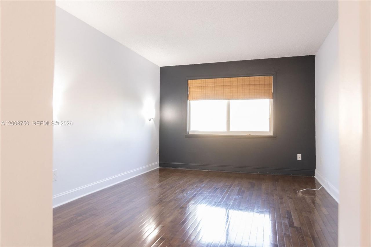 7703 Camino Real, Unit 406, Miami, FL 33143 Photo