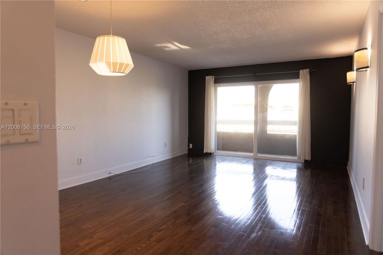 7703 Camino Real, Unit 406, Miami, FL 33143 Photo