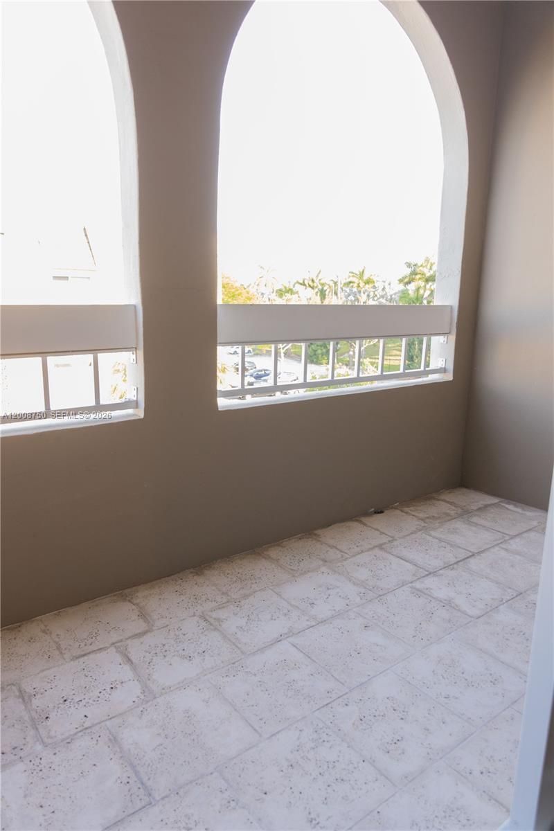 7703 Camino Real, Unit 406, Miami, FL 33143 Photo