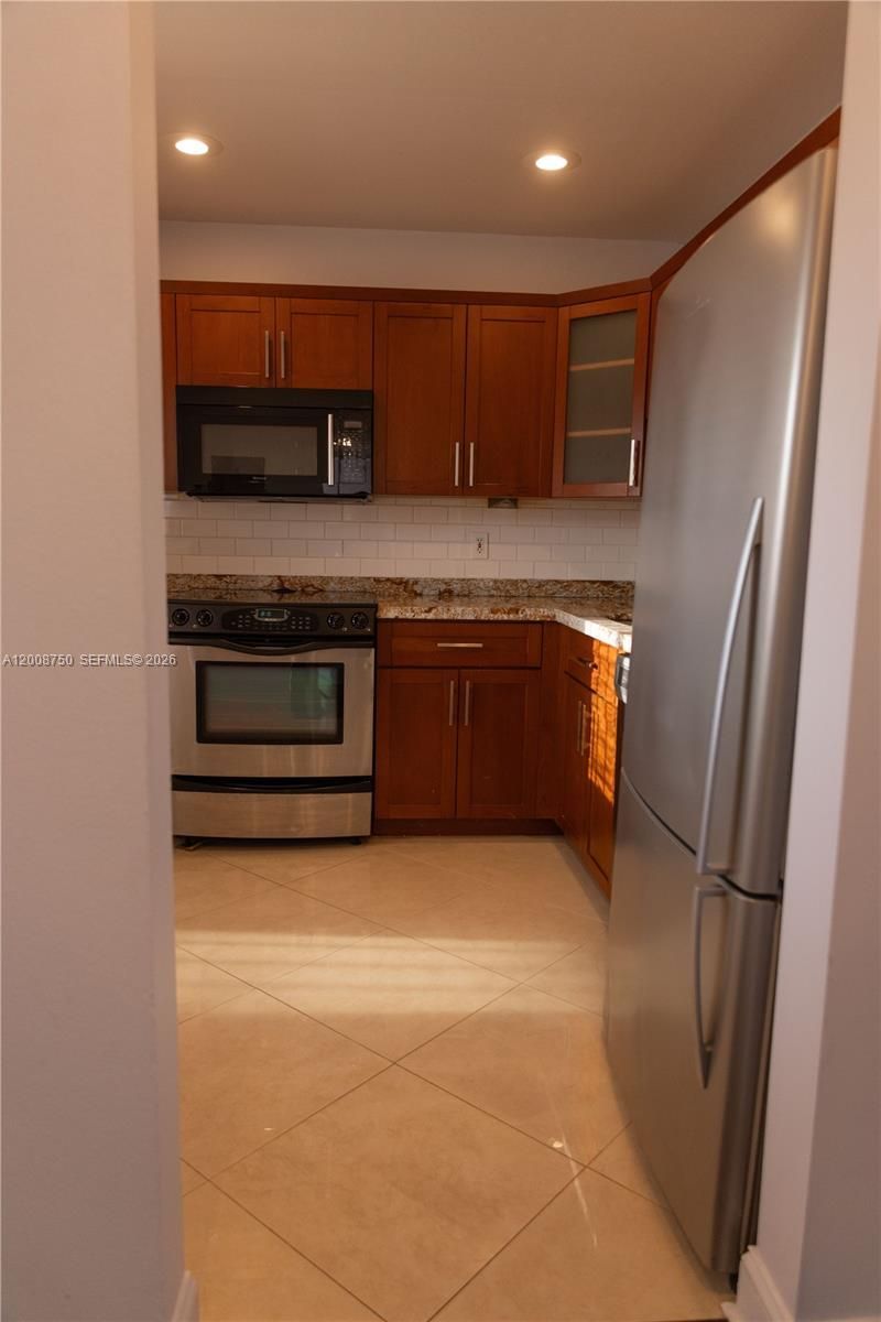 7703 Camino Real, Unit 406, Miami, FL 33143 Photo