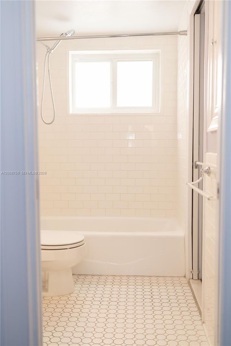 7703 Camino Real, Unit 406, Miami, FL 33143 Photo