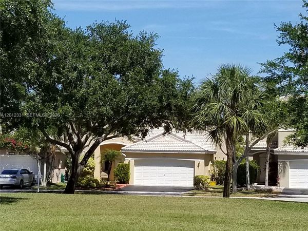 1527 Palermo Dr , Weston, FL 33327