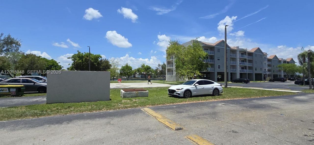 8240 SW 210th St , Unit 214, Cutler Bay, FL 33189 Photo