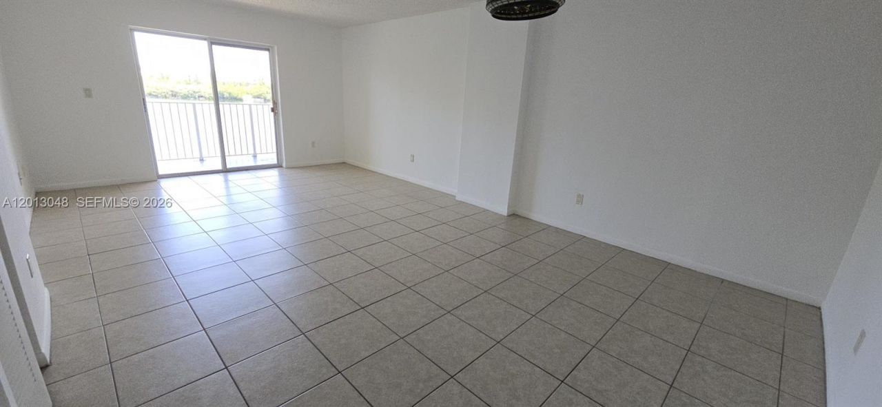 8240 SW 210th St , Unit 214, Cutler Bay, FL 33189 Photo