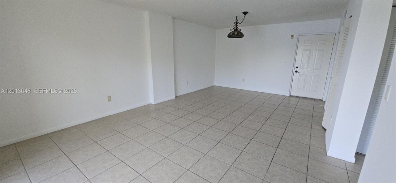 8240 SW 210th St , Unit 214, Cutler Bay, FL 33189 Photo