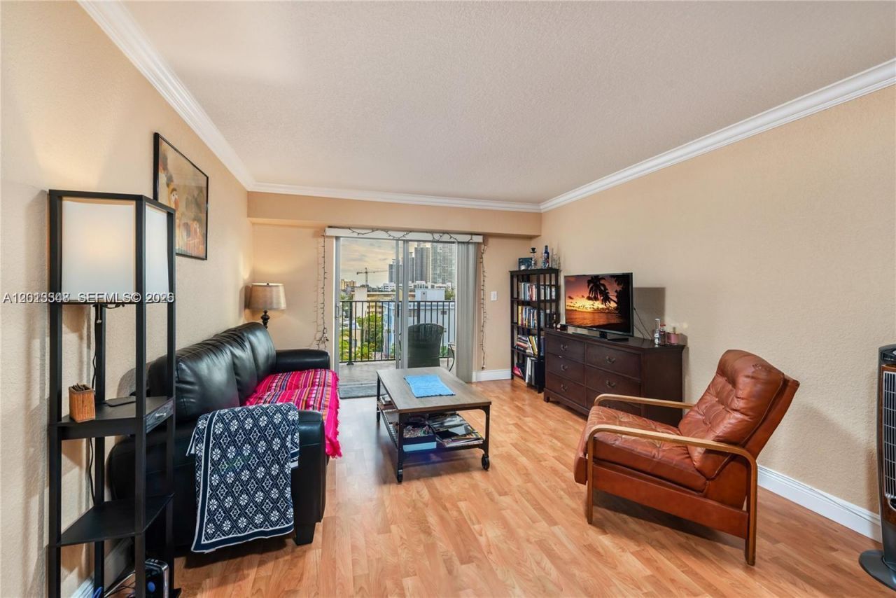 1000 Michigan Ave , Unit 704, Miami Beach, FL 33139 Photo