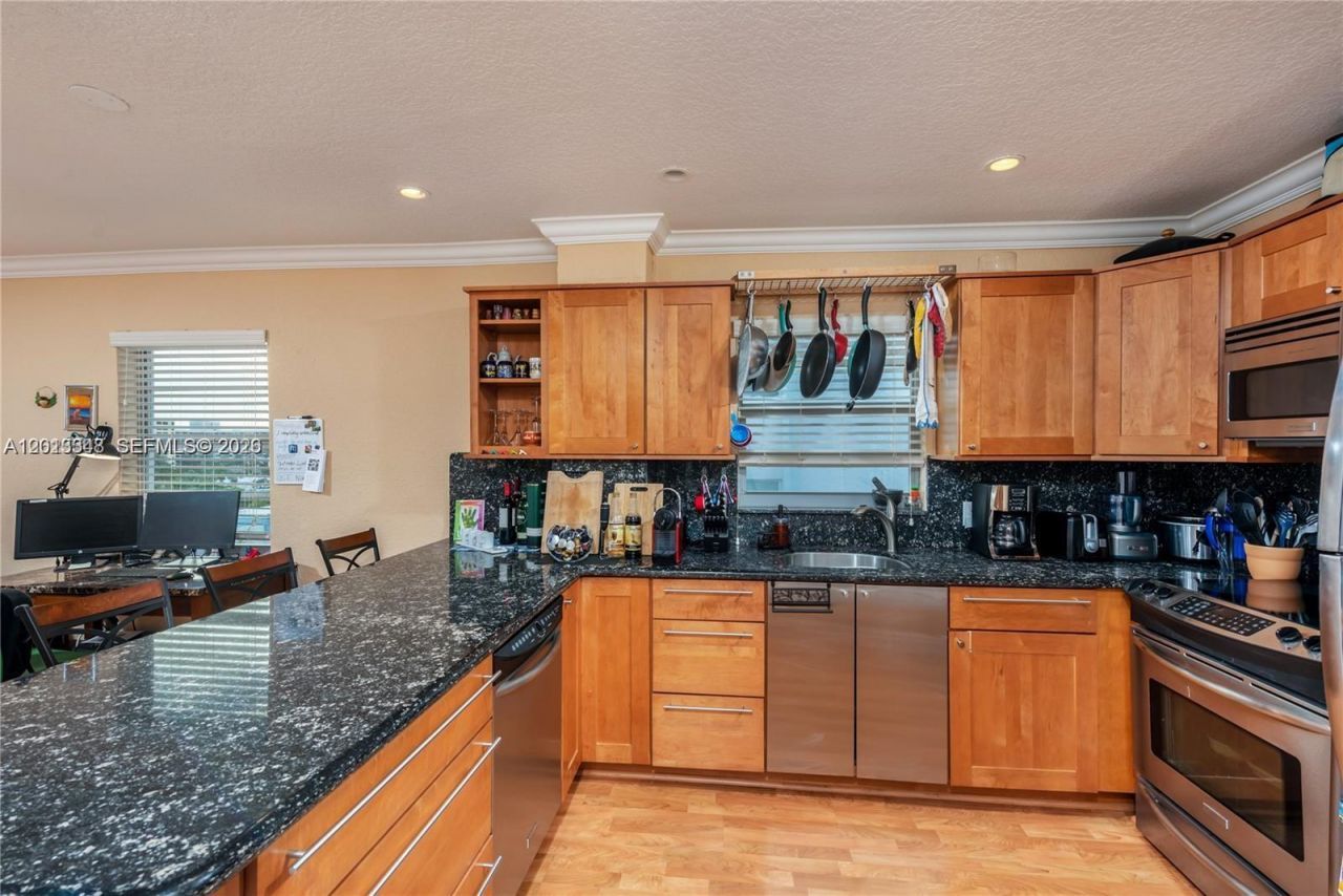 1000 Michigan Ave , Unit 704, Miami Beach, FL 33139 Photo