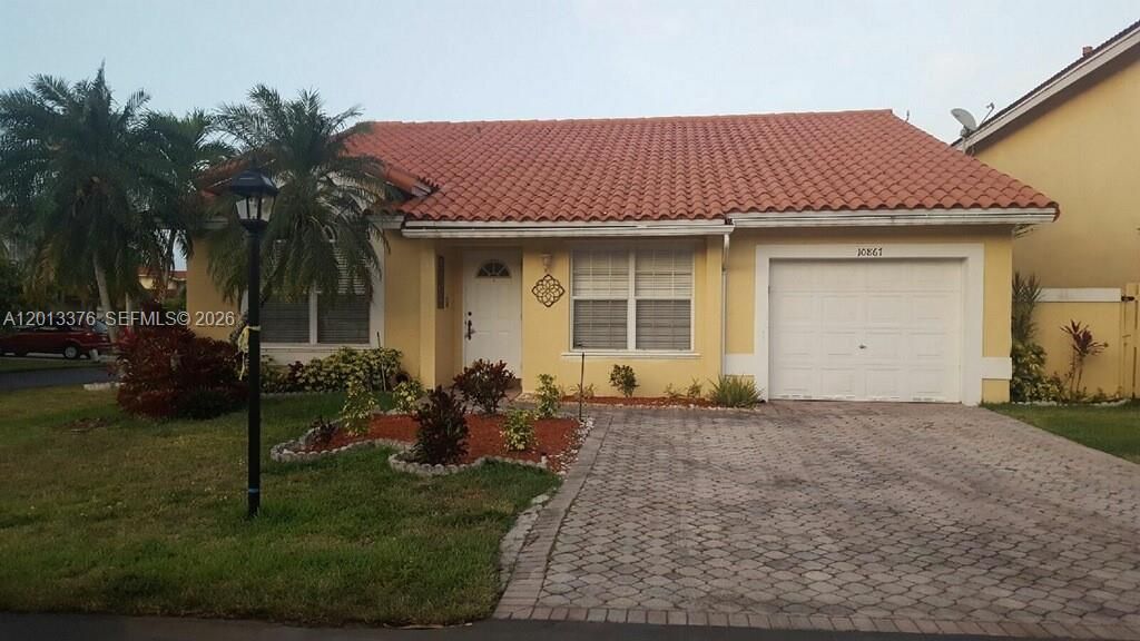10867 SW 152nd Pl, Miami, FL 33196 Photo