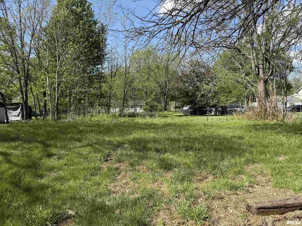 3707 W HAPP Street, Peoria, IL 61605