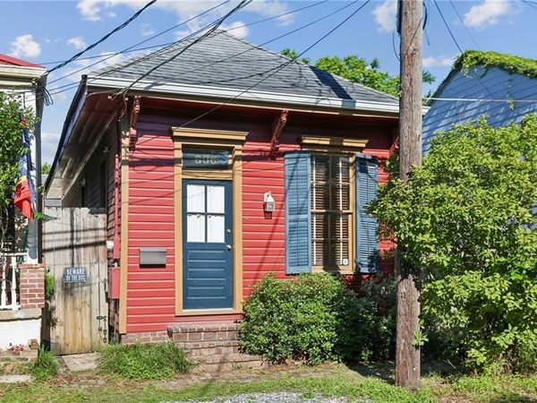 606 CONSTANTINOPLE Street , New Orleans, LA 70115