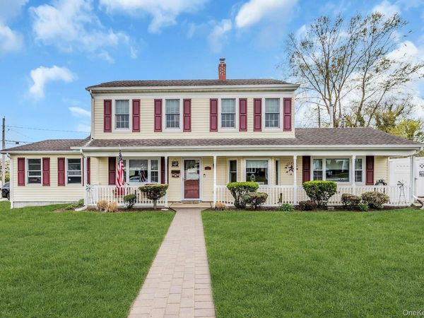 42 Spring Lane, Levittown, NY 11756