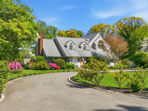 9 Townsend Road , Glen Cove, NY 11542