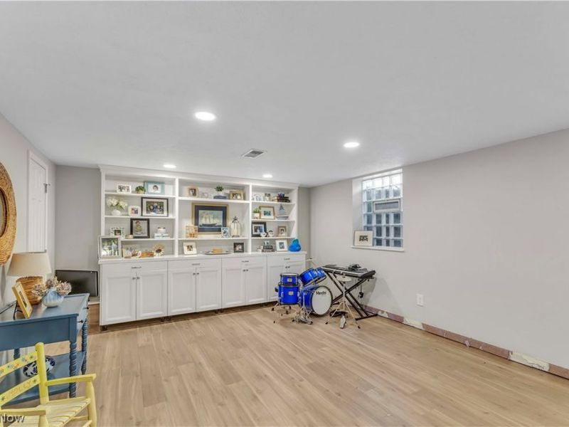 28405 Lincoln Road, Bay Village, OH 44140 Photo 24