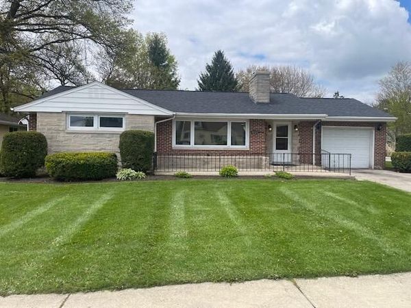1221 Campbell Street , Valparaiso, IN 46385