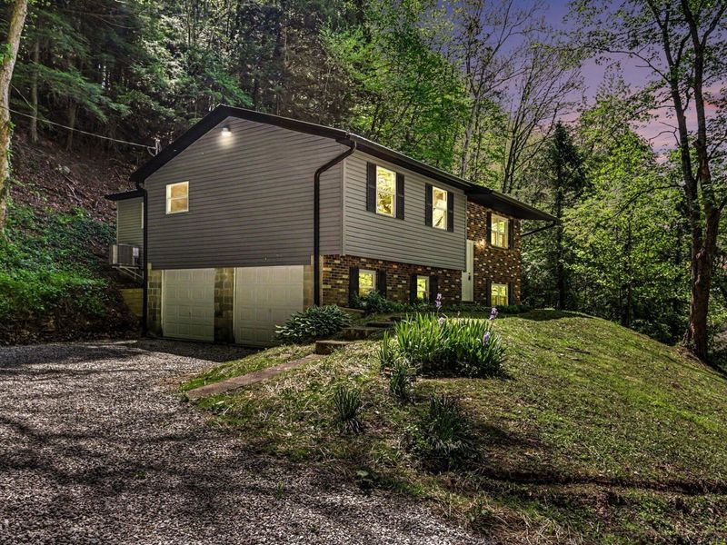 7670 Buckeye Road SE, Sugar Grove, OH 43155 Photo 1
