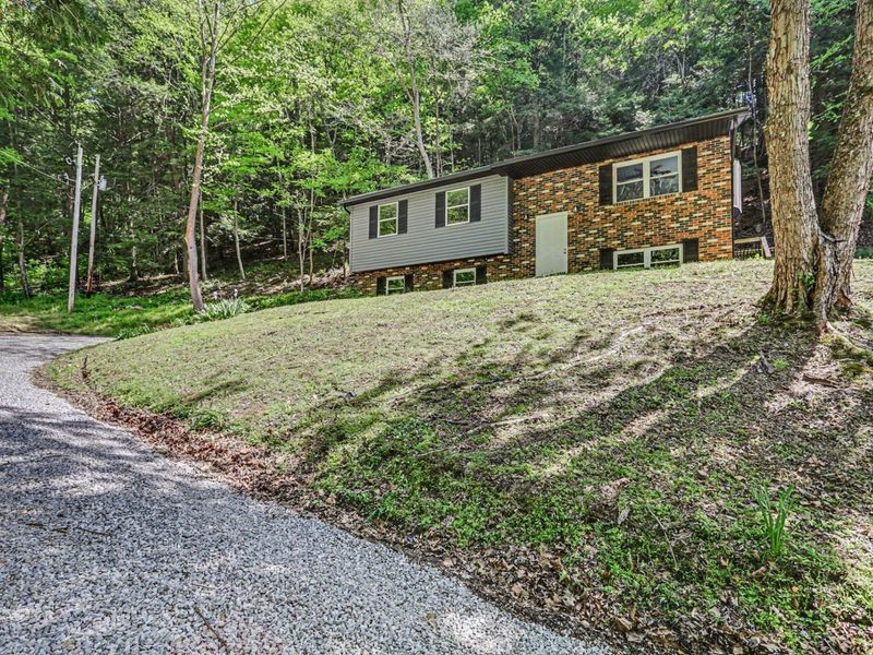 7670 Buckeye Road SE, Sugar Grove, OH 43155 Photo 2