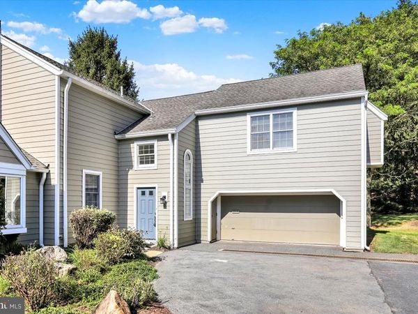 1914 MEADOW LANE , WYOMISSING, PA 19610