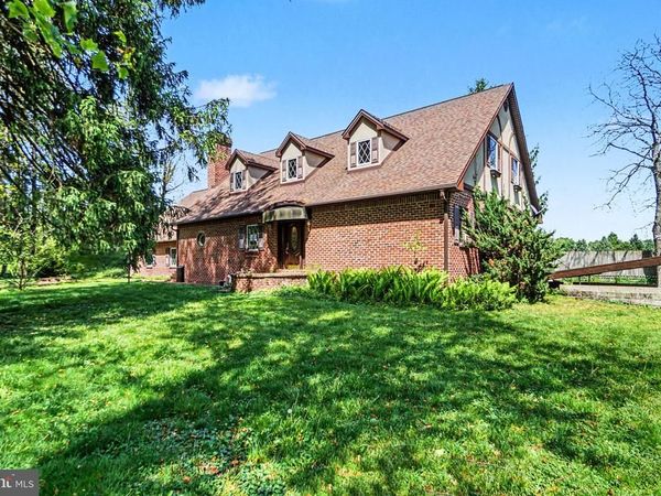 1 BARNITZ ROAD, CARLISLE, PA 17015