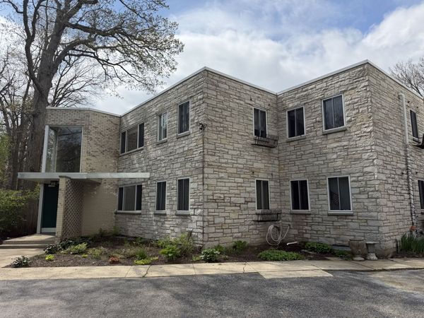 424 Braeside Road , Unit 2N, Highland Park, IL 60035