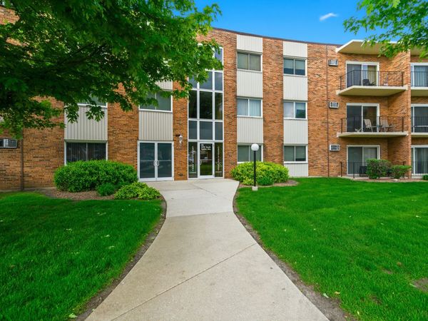 9725 S Keeler Avenue , Unit 6-209, Oak Lawn, IL 60453