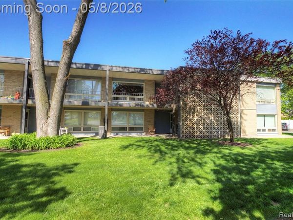15075 Hubbard Street, Livonia, MI 48154