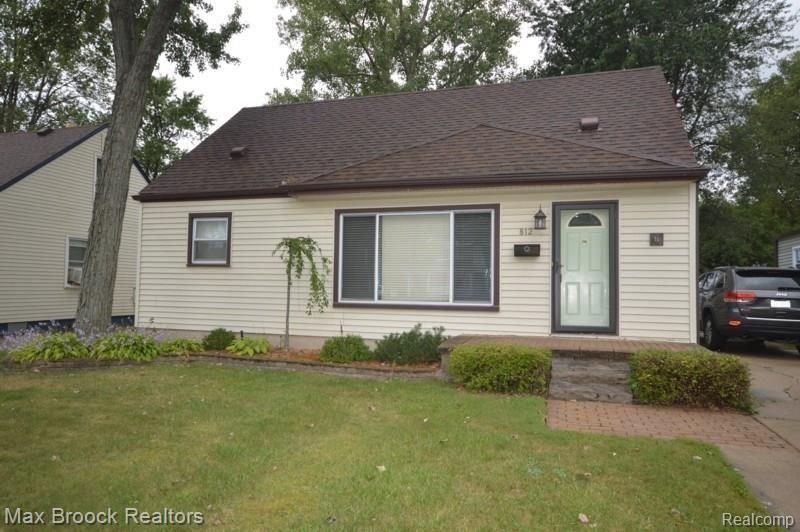 812 S Manitou , Clawson, MI 48017 Main Photo