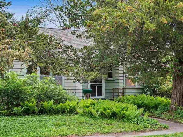 1102 E Bloomington St, Iowa City, IA 52245