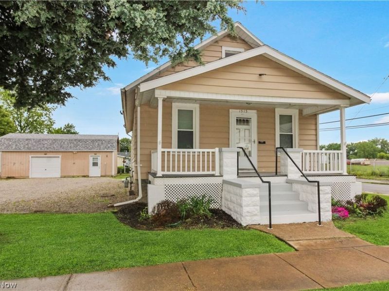 1515 E 3rd Street, Port Clinton, OH 43452 Photo 1