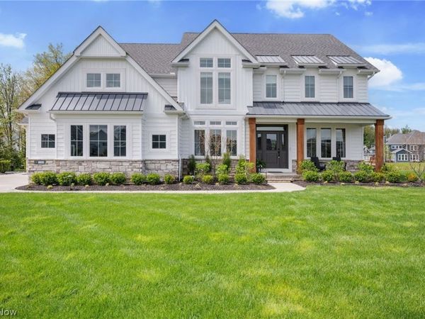 534 S Port Drive , Avon Lake, OH 44012