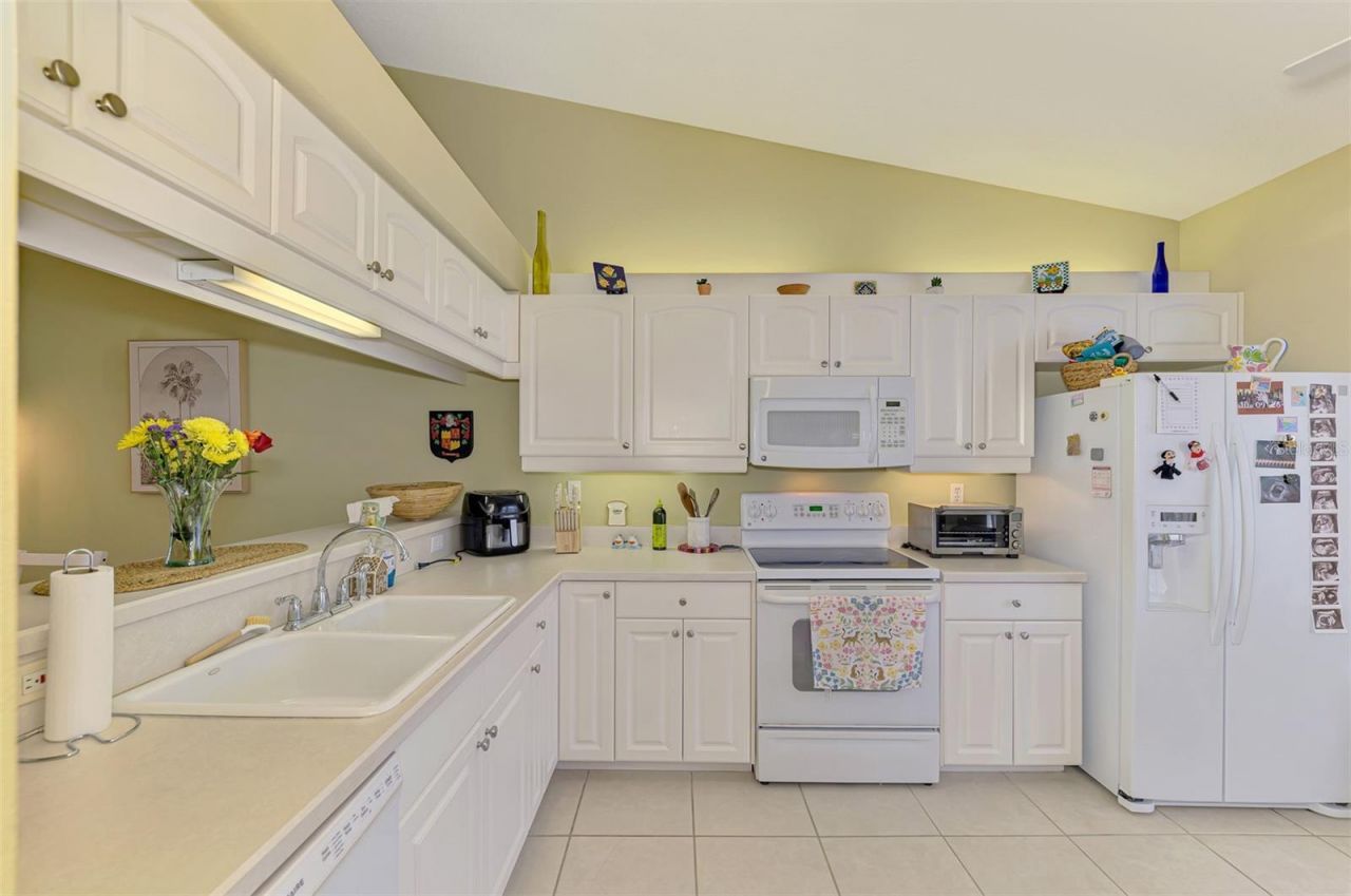900 Addington Court, Unit 203, Venice, FL 34293 Photo
